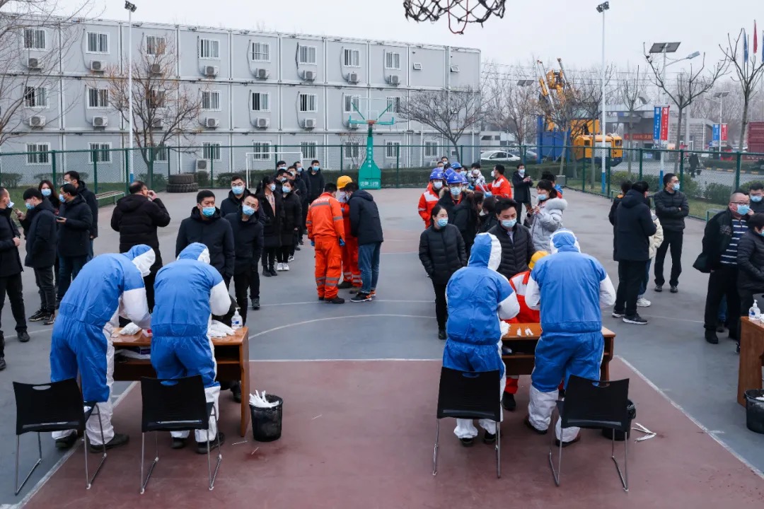 装备公司自主开展全员核酸检测，为生产谋划保驾护航